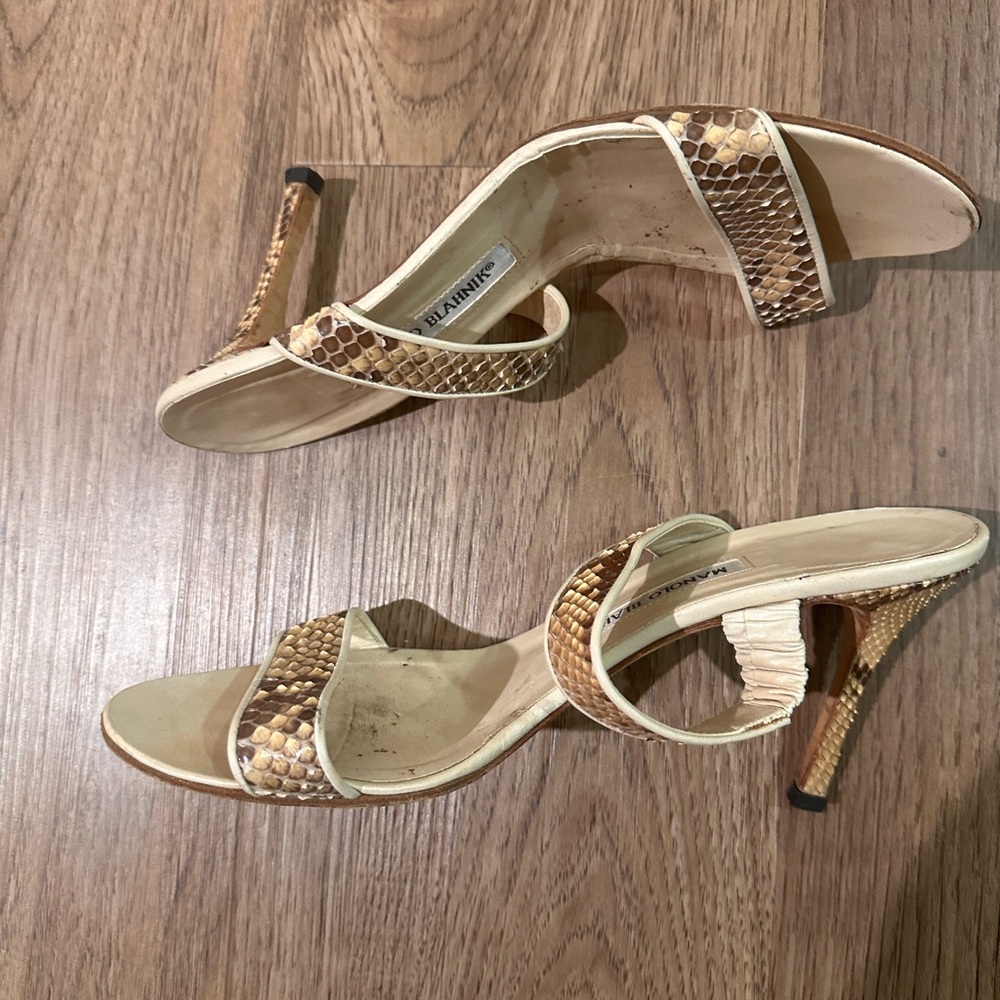 Manolo Blahnik beige snake heels size 39.5